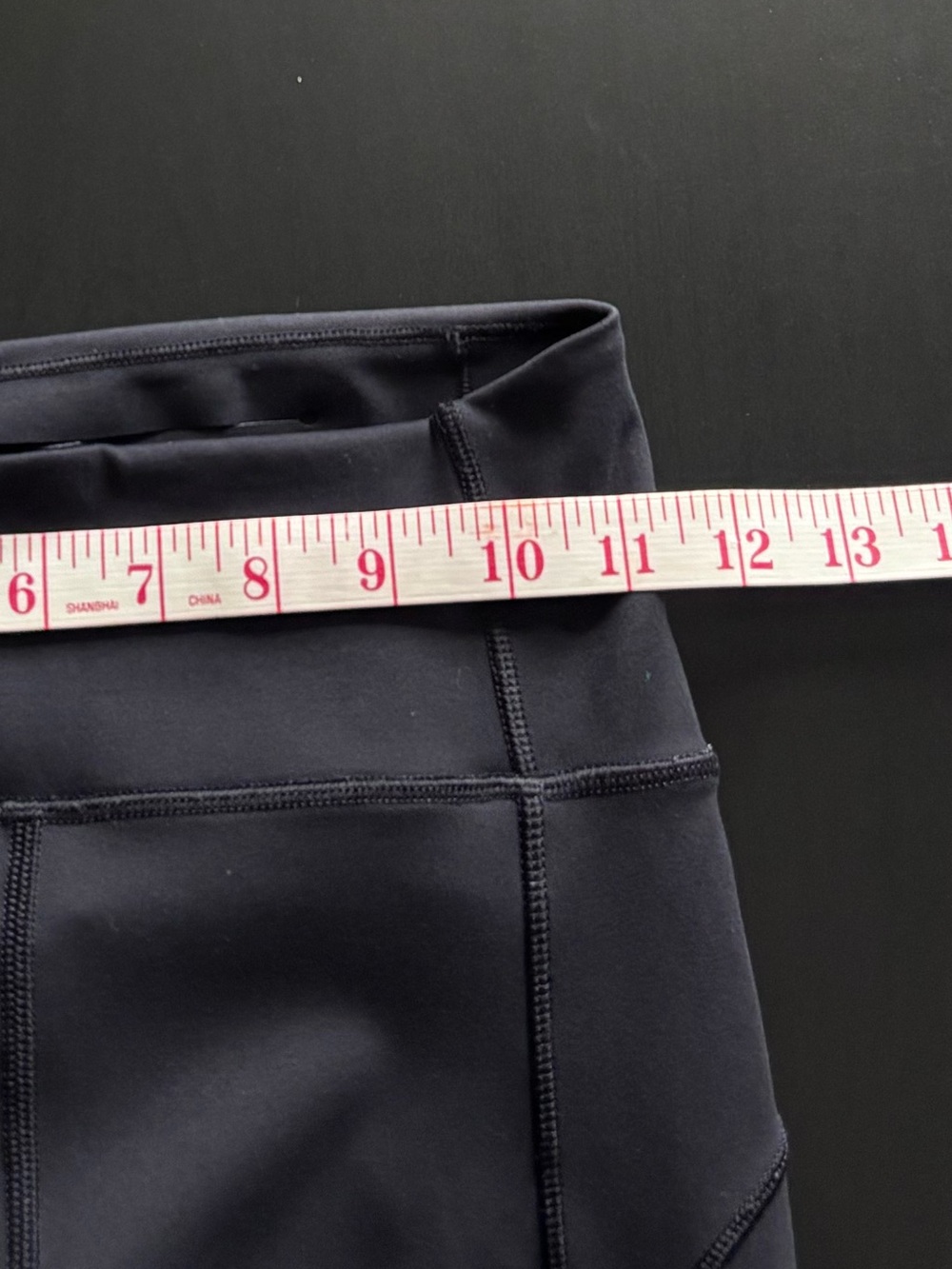 Lululemon In Movement Crop *Everlux 19" in Black - Picture 4 of 4